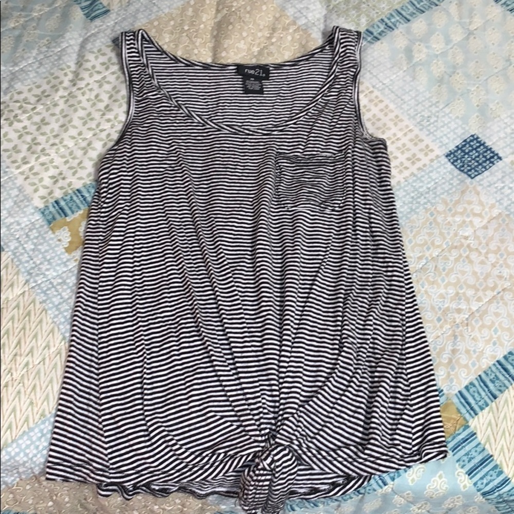 Sleeveless tank top